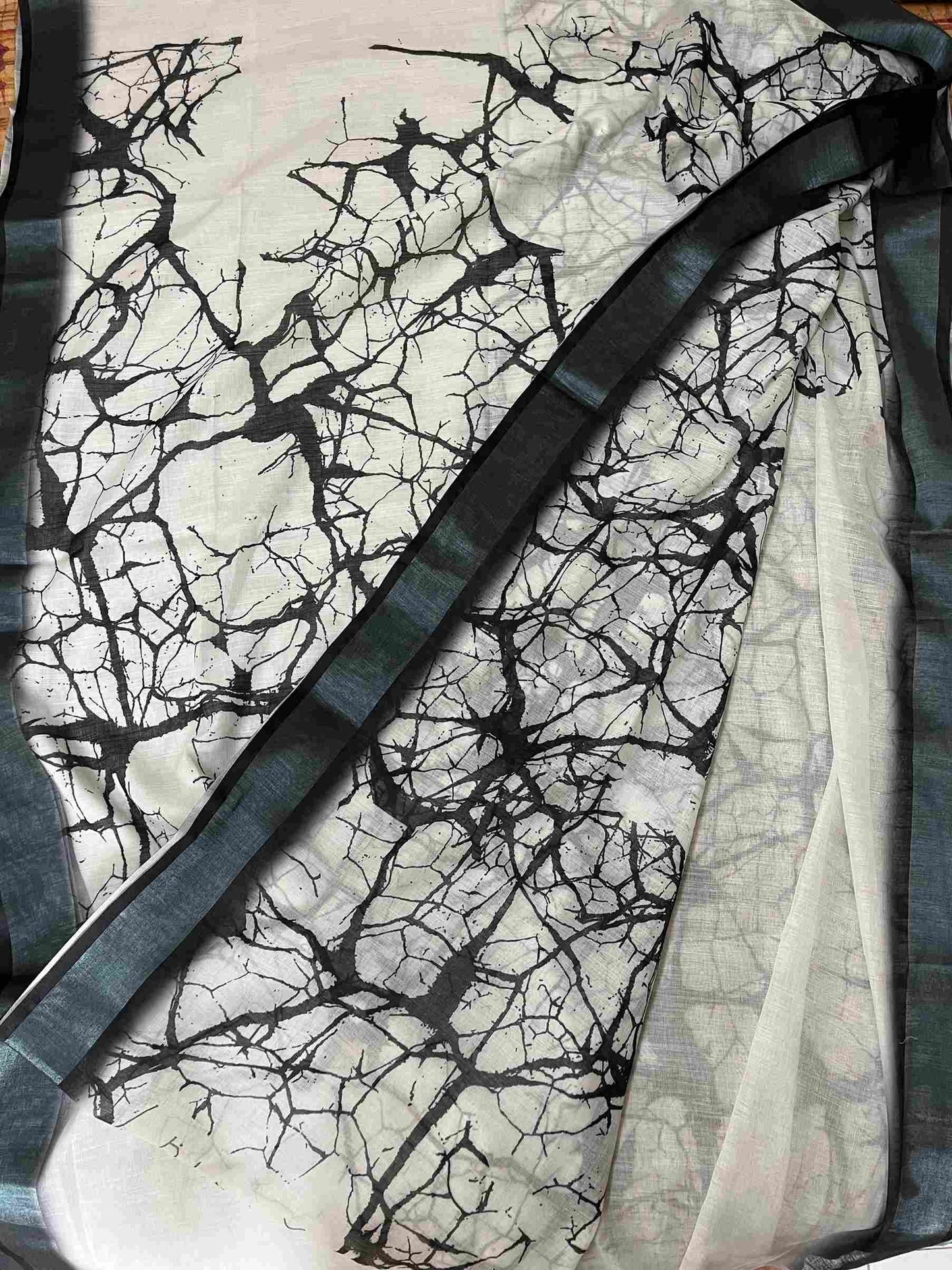 Soft and lightweight cotton linen saree for women’s Indian ethnic wear