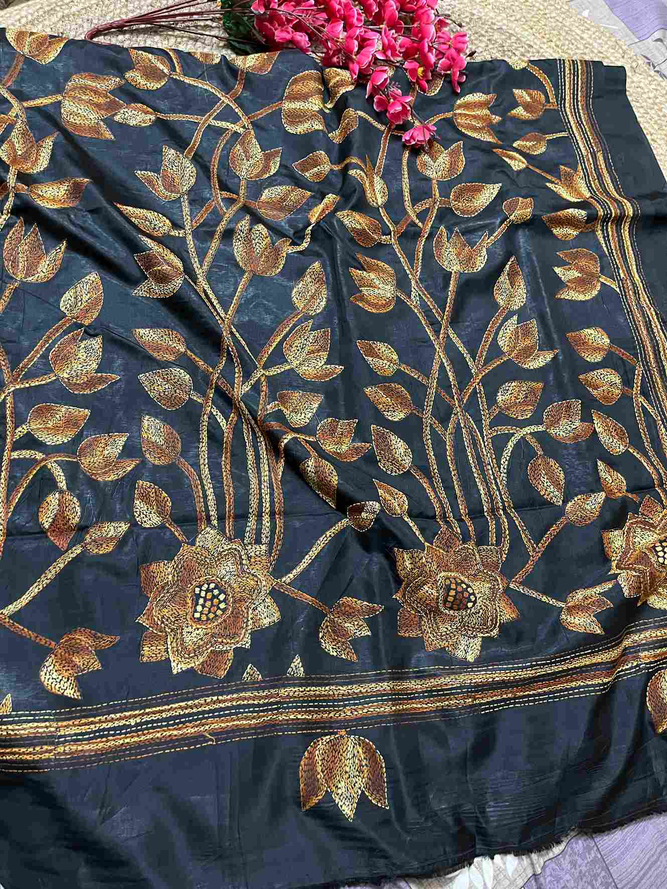 Desi Aadat Kantha Stitch Saree in black Blended Bangalore Silk with floral motifs – handwoven elegance