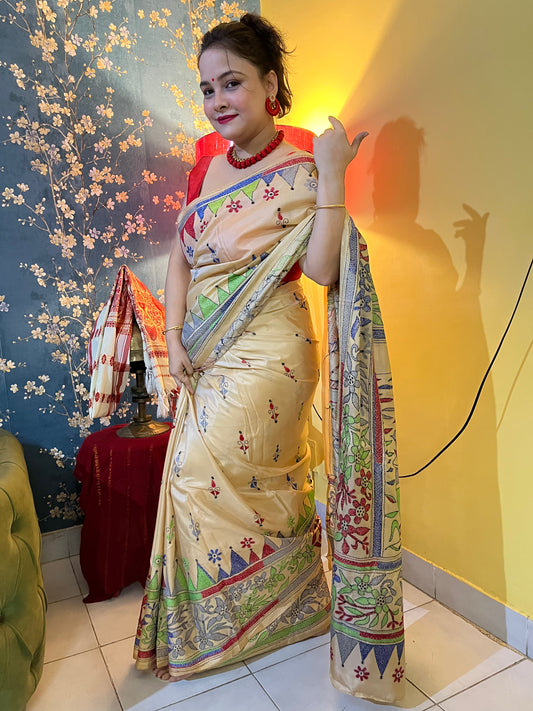 Beige handwoven kantha stitch saree with detailed human figure embroidery by Desi Aadat