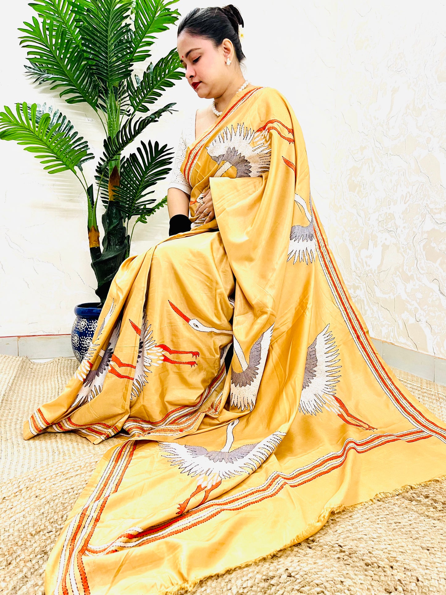 Beige Colour Crane Motif Kantha Stitch Saree