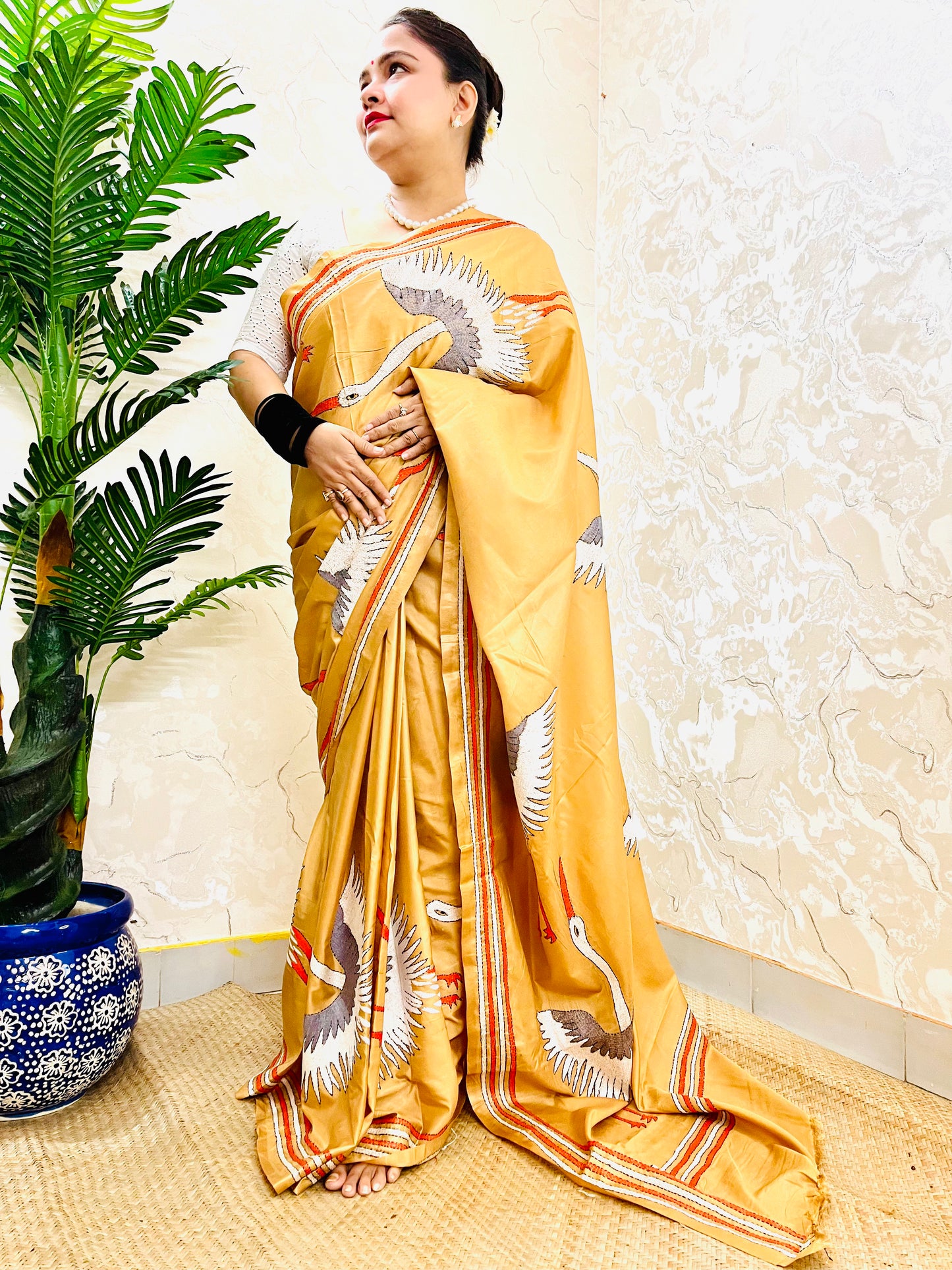 Beige Colour Crane Motif Kantha Stitch Saree