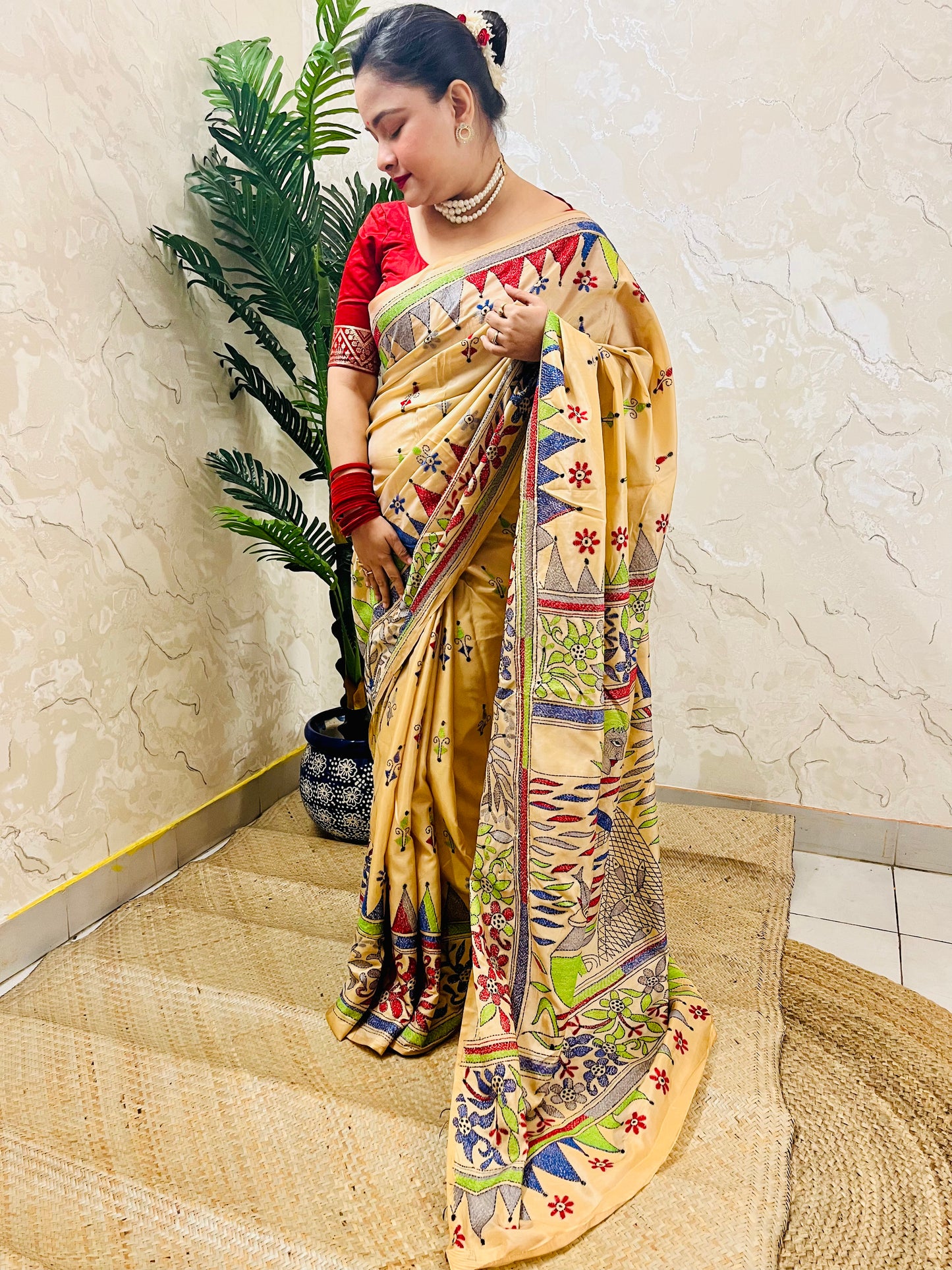 Beige handwoven kantha stitch saree with detailed human figure embroidery by Desi Aadat