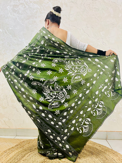 Desi Aadat Kantha Stitch Saree in Bottle Green Blended Bangalore Silk with floral motifs – handwoven beauty
