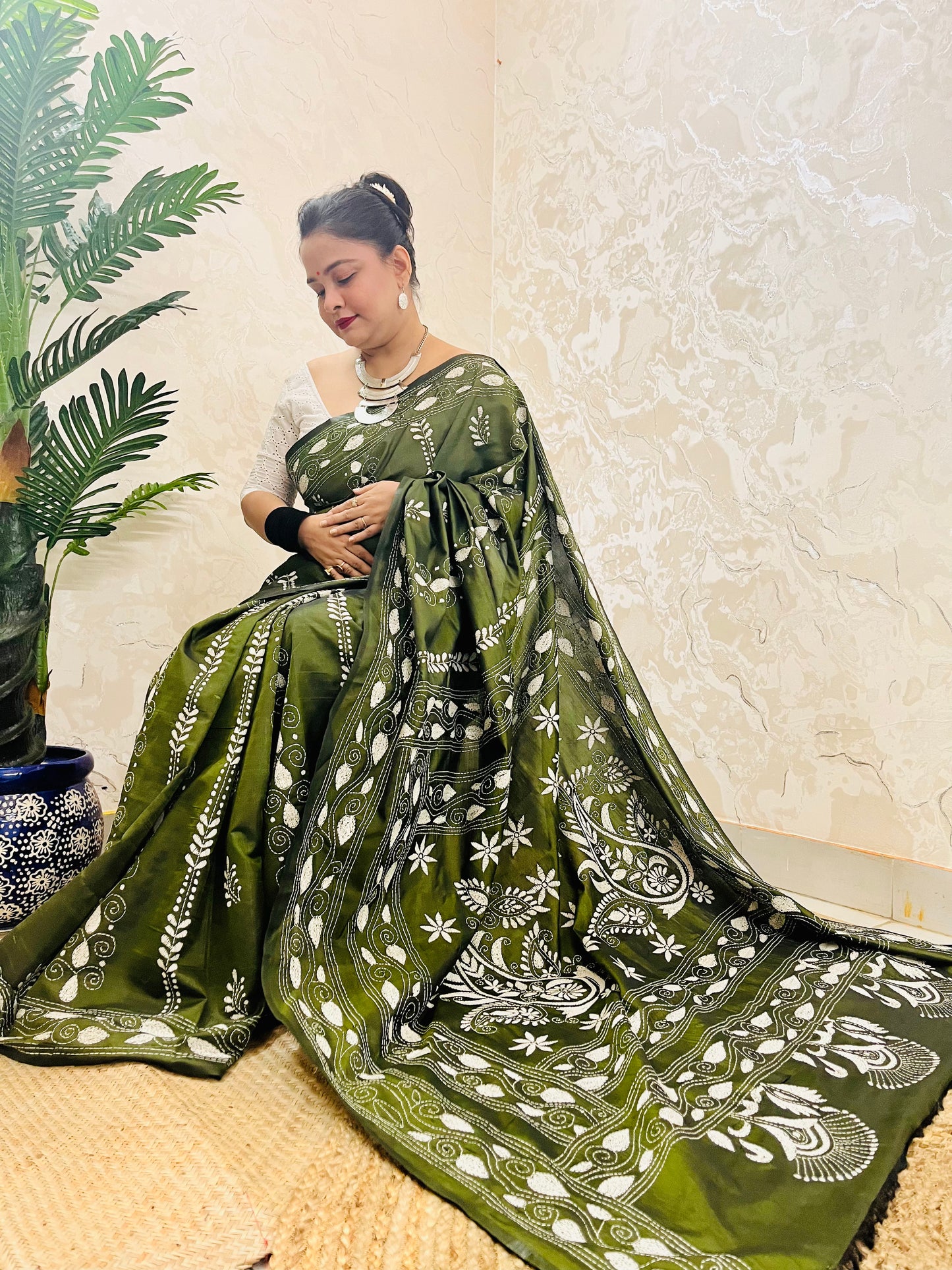 Desi Aadat Kantha Stitch Saree in Bottle Green Blended Bangalore Silk with floral motifs – handwoven beauty