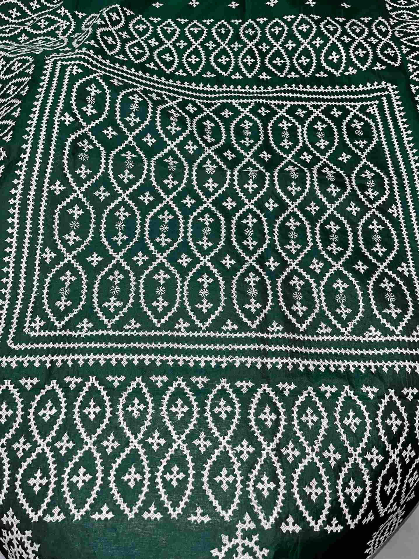 Woman wearing Gujarati Stitch Saree for a traditional look