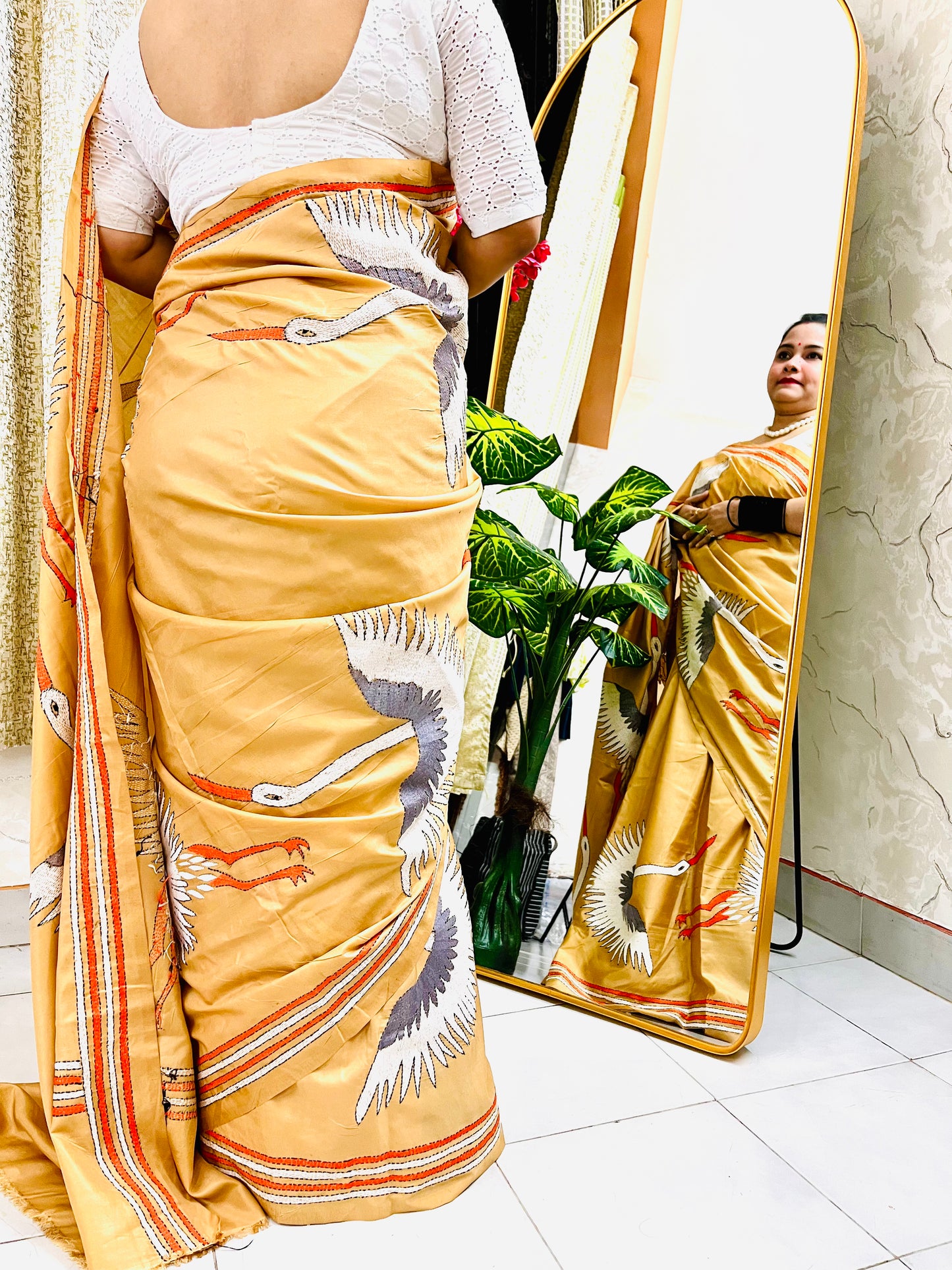 Beige Colour Crane Motif Kantha Stitch Saree