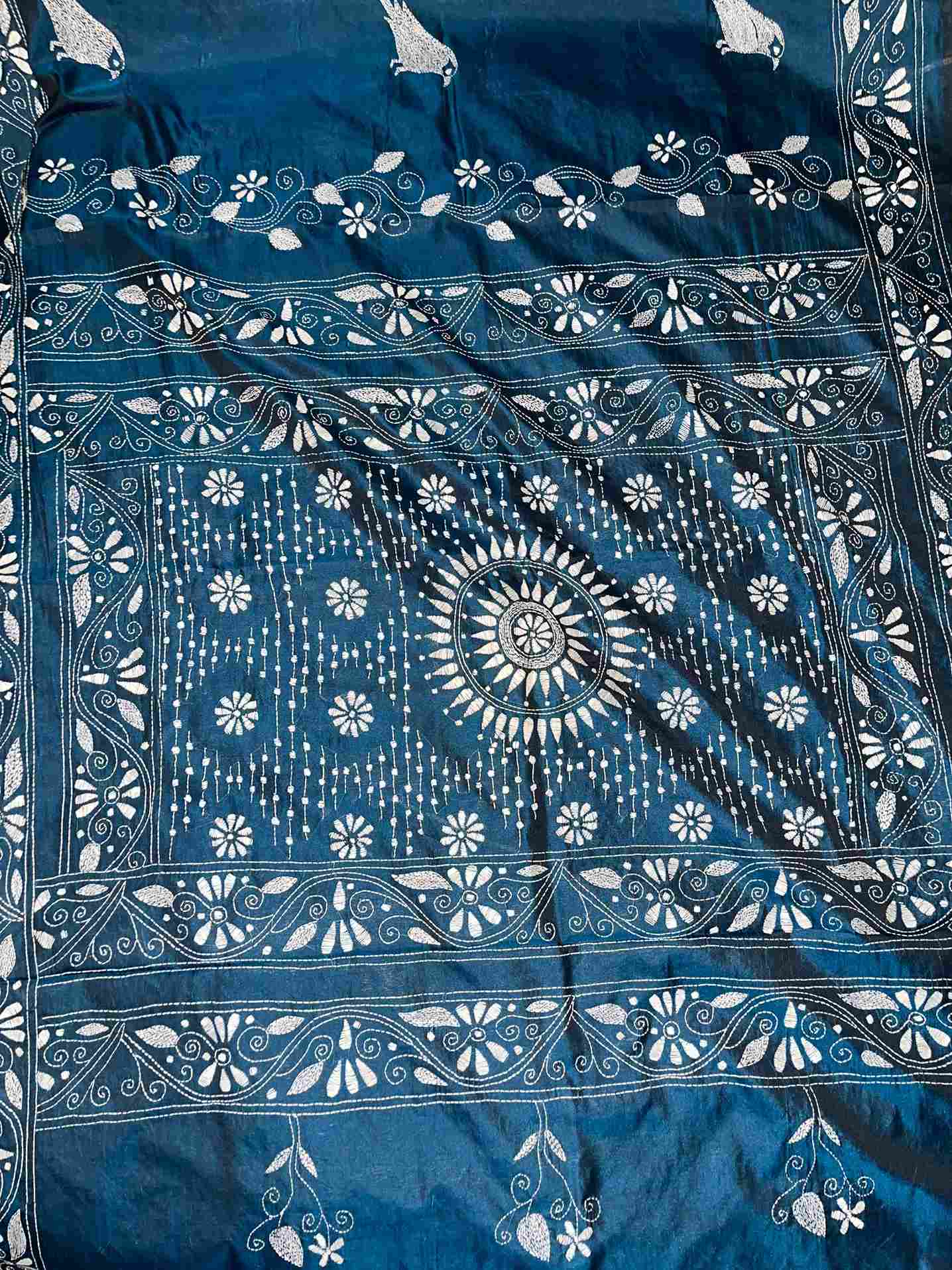 Women’s Indian Sarees – Best Ethnic Wear for Women in Exclusive Handwoven Designs