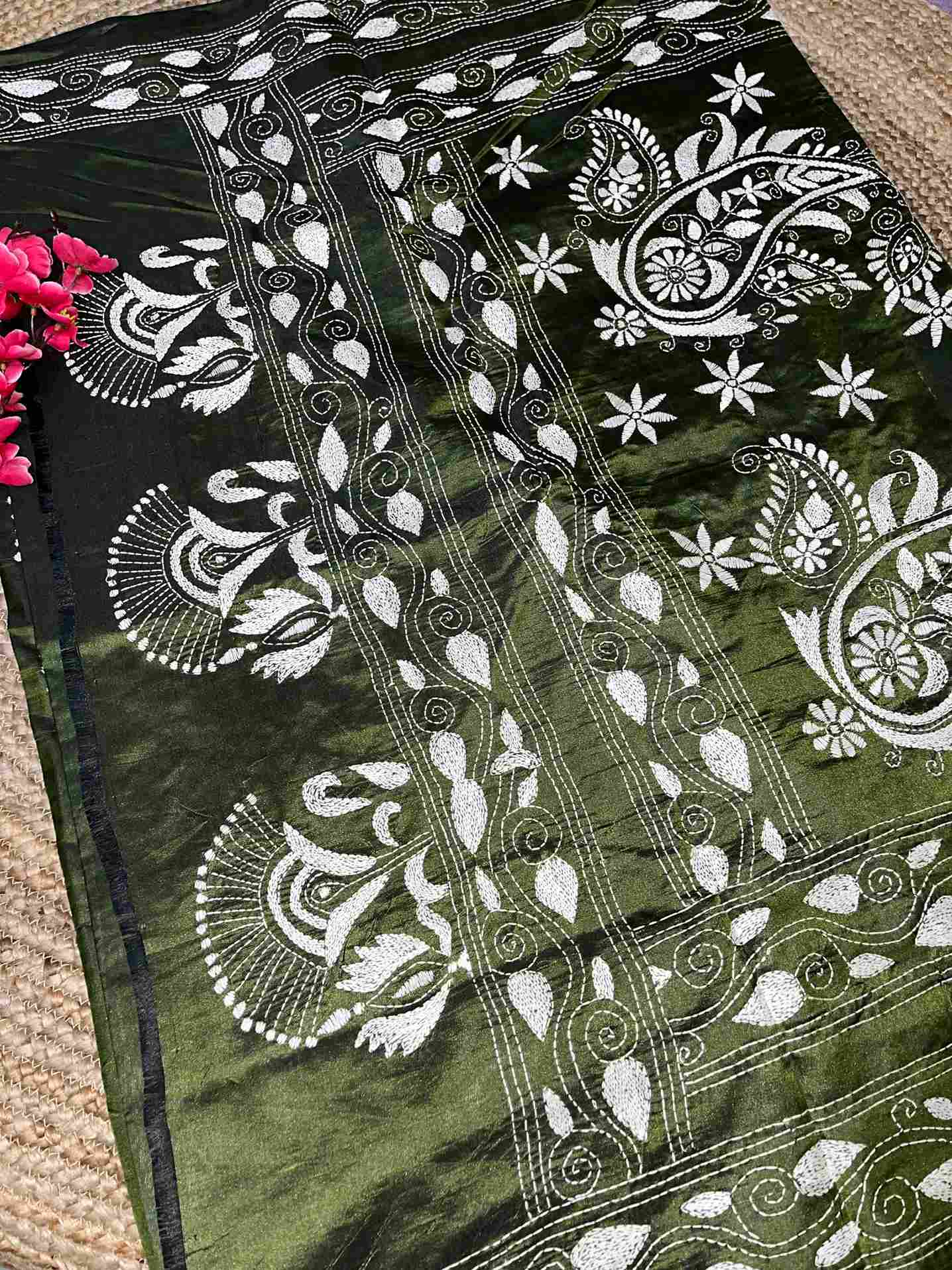 Best Ethnic Wear for Women – Exclusive Handmade Sarees from Desi Aadat