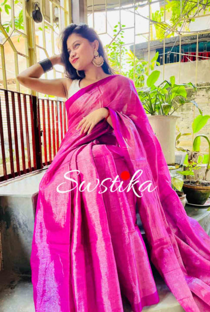 Elegant woman in Purple Silver linen saree showcasing Desi Aadat’s handwoven design