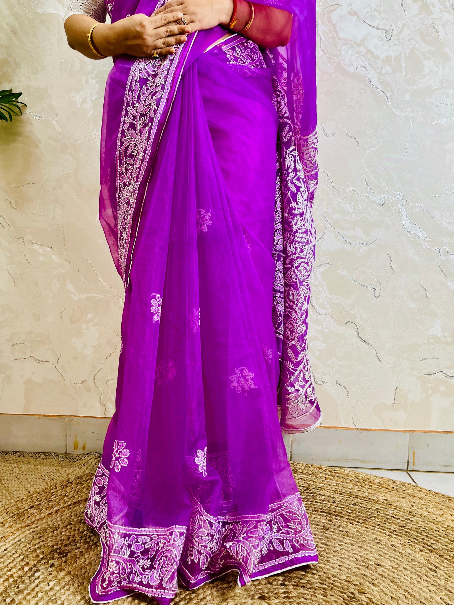 Close-up of tone-on-tone white Chikankari jaal and floral hand embroidery on pastel purple pure organza silk saree — Desi Aadat