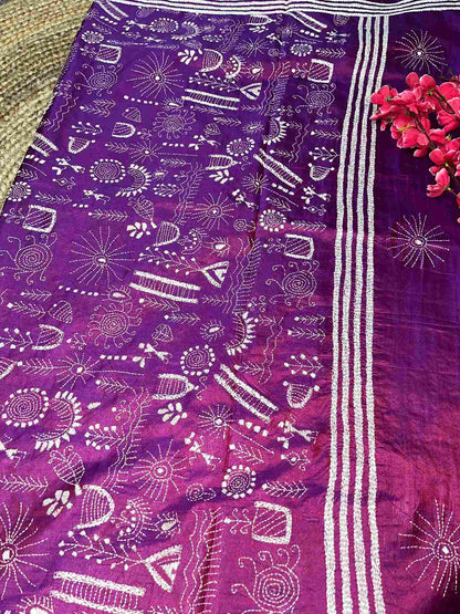 Beautiful woman in saree wearing Desi Aadat Kantha Stitch Saree – perfect party look with saree