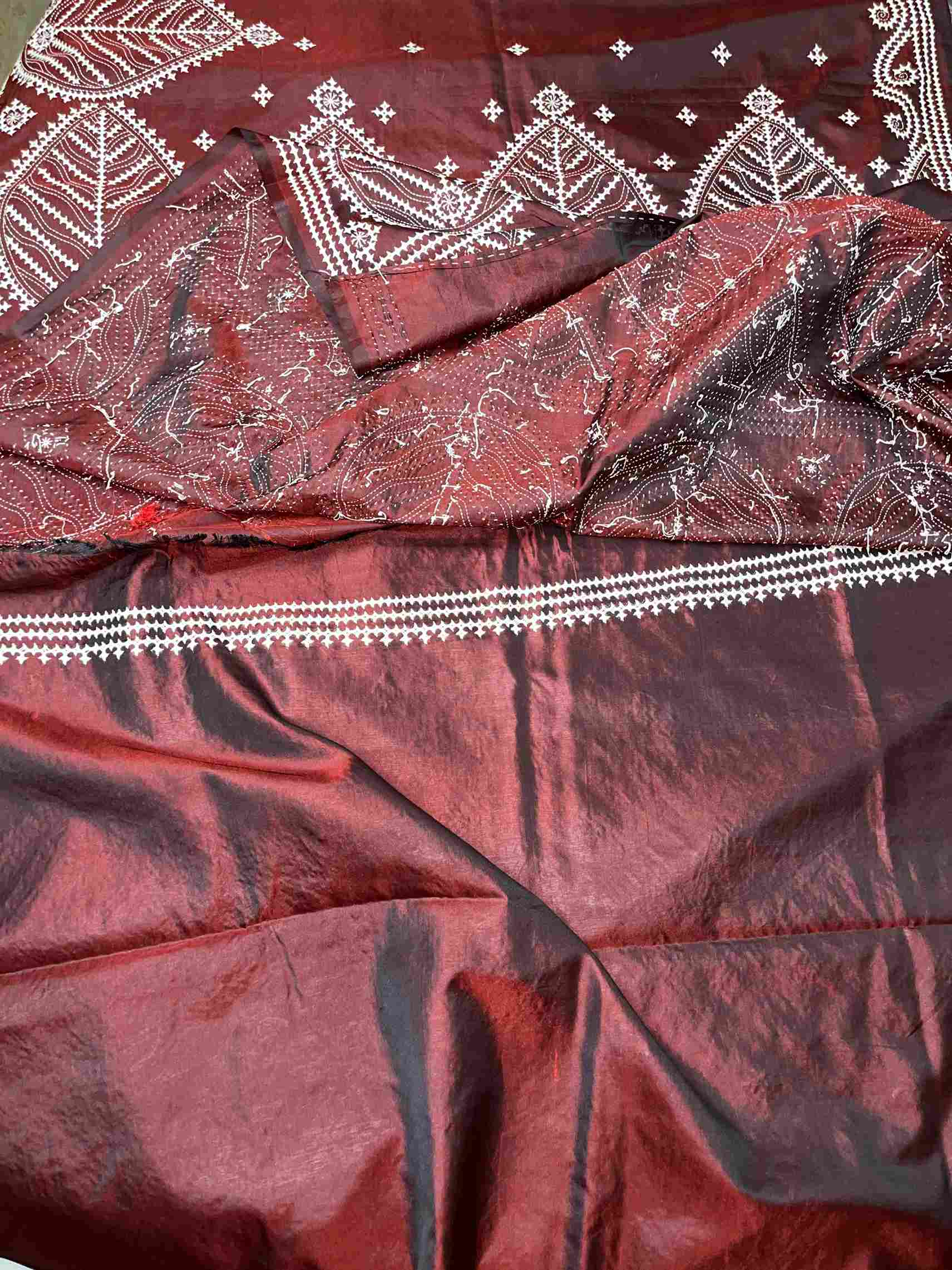 Stunning woman in Maroon Brown handwoven saree by Desi Aadat showcasing traditional elegance