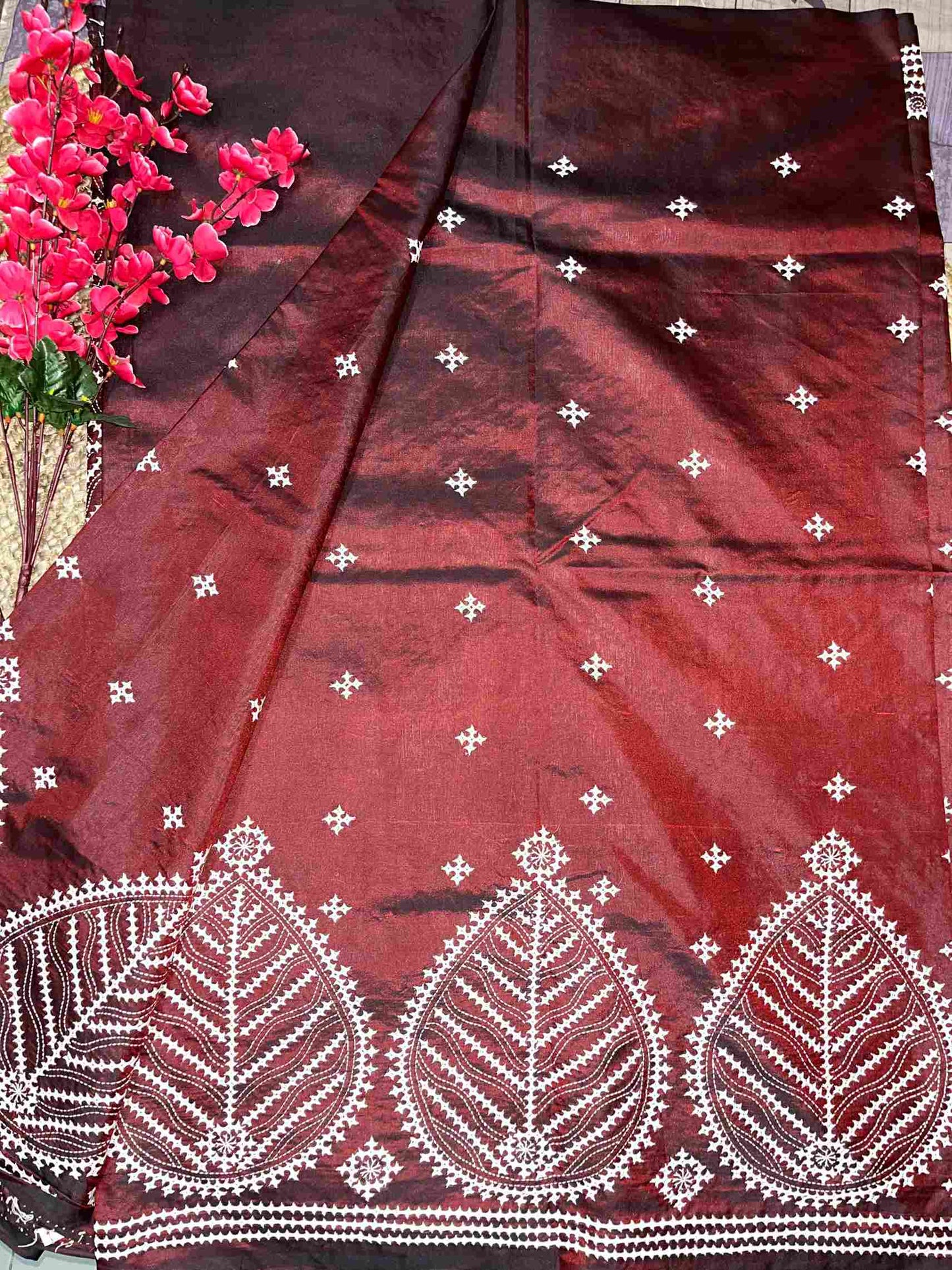 Stunning woman in Maroon Brown handwoven saree by Desi Aadat showcasing traditional elegance